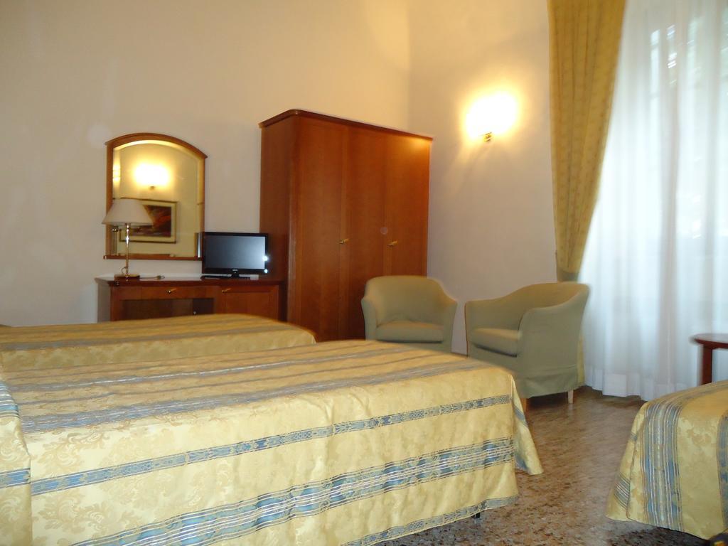 Albergo Roma Casciana Terme Oda fotoğraf