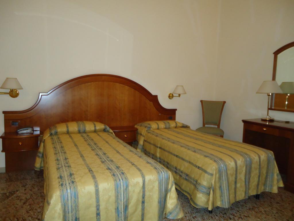 Albergo Roma Casciana Terme Oda fotoğraf
